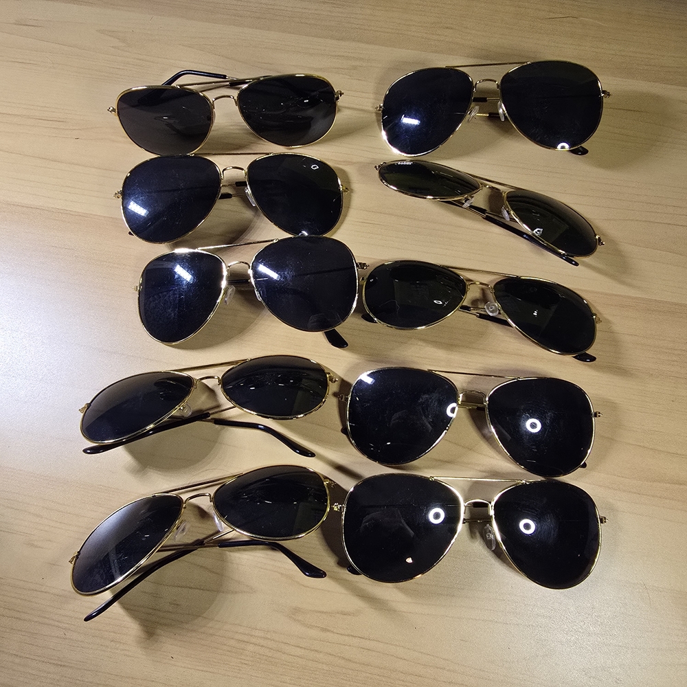 Stylish Black And Gold Aviator Sunglasses